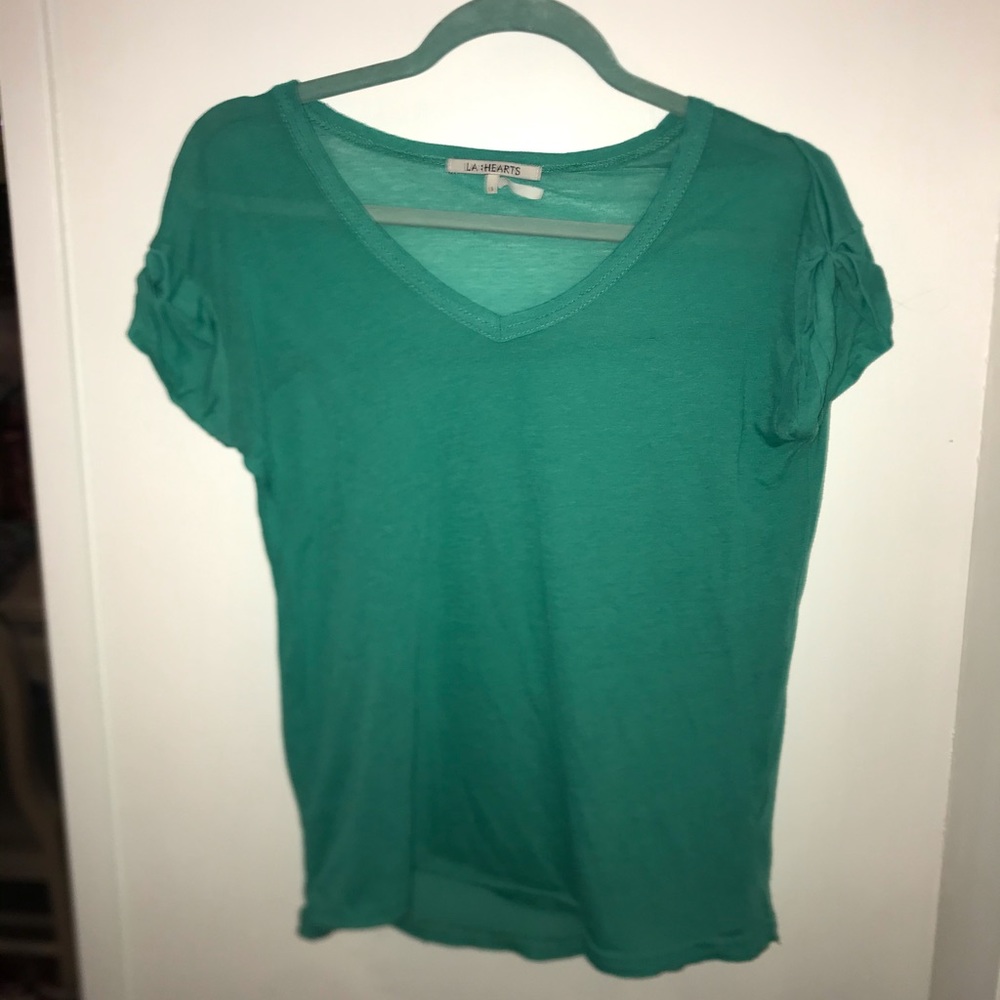 LA Hearts VNeck